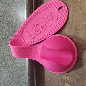 Beebo Baby Bottle Feeder Holder Hands Free pink baby girl